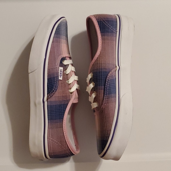 Vans - Picture 4 of 9